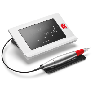 Dispositivo profesional Swiss Liner Smart para maquillaje permanente, ergonómico y liviano, ideal para estilistas móviles
